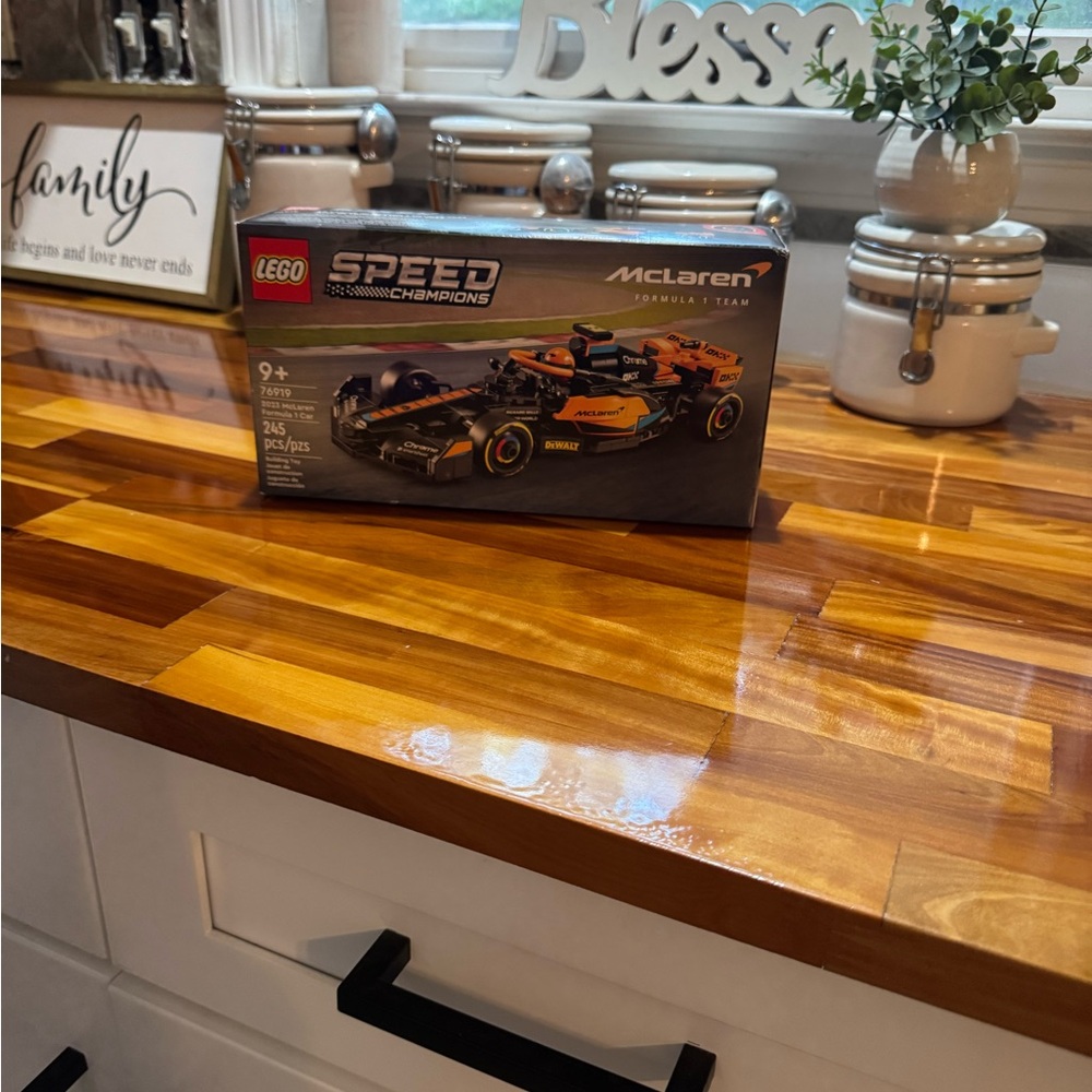LEGO Speed Champions McLaren in Black and Orange